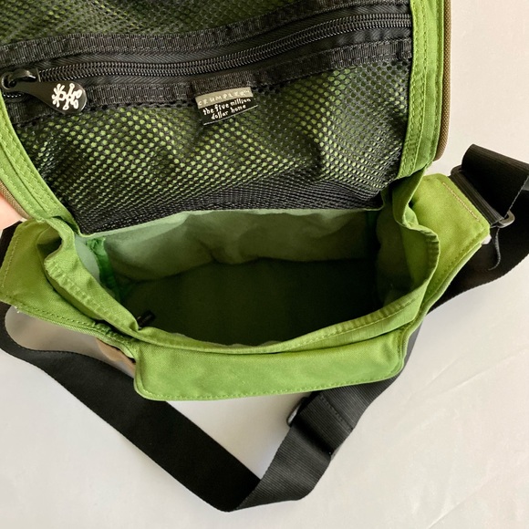 Crumpler 5 Million Dollar Home Camera Bag, Brown and Olive - Picture 5 of 9